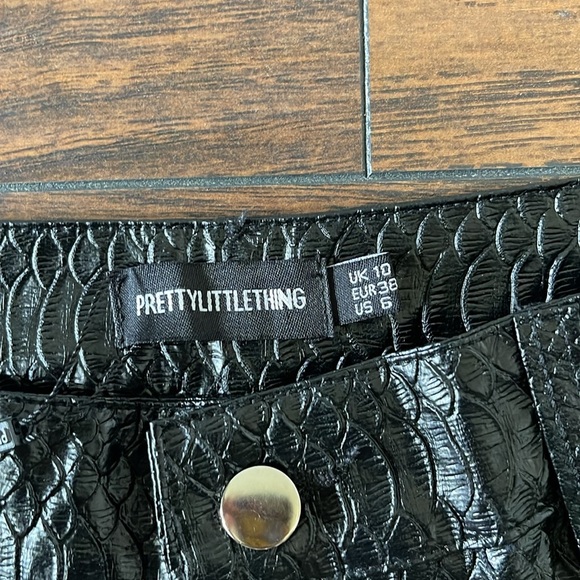 NWT PRETTYLITTLETHING Black croc embossed split hem pants SZ 6 - Picture 3 of 10